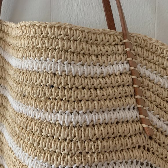 Hat Attack Twisted Stripe Tote, Large, Packable - Picture 4 of 4